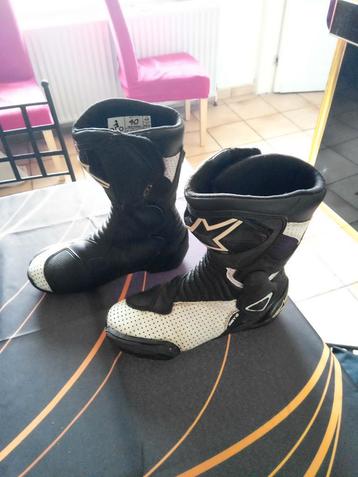 2 Paires pour 50 € !! disponible aux enchères