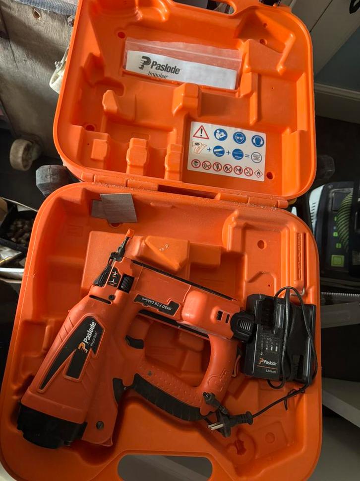 PASLODE IM50 F18 snoerloos afwerknagelapparaat 18Ga, Bricolage & Construction, Outillage | Foreuses, Comme neuf, Enlèvement