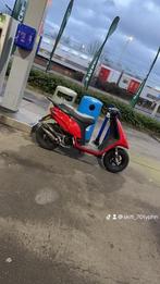 Piaggio typhoon, Fietsen en Brommers, Scooters | Piaggio, Ophalen, Zo goed als nieuw, Elektrisch