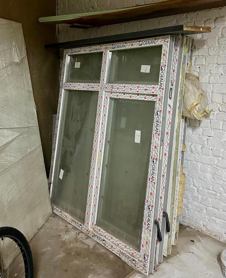 GEALAN-onderstel, Doe-het-zelf en Bouw, Glas en Ramen, Gebruikt, Gevelraam of Ruit, 160 cm of meer, 120 tot 160 cm, Dubbelglas