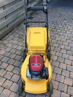 Zelfgetrokken grasmaaier met Honda-motor, Tuin en Terras, Cirkelmaaier, Stihl, Gebruikt, Benzine-grasmaaier