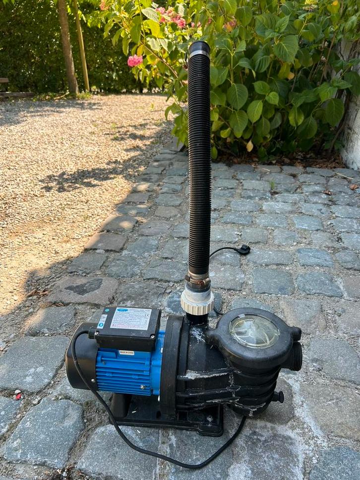 Zwembad pomp 205l/min + stofzuiger op steel, Tuin en Terras, Zwembad-toebehoren, Zo goed als nieuw, Zwembadpomp, Ophalen