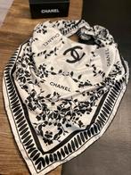Foulard de luxe noir et blanc neuf, Vêtements | Femmes, Bonnets, Écharpes & Gants, Neuf