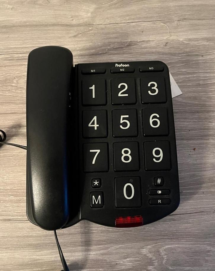 Huistelefoon met grote toetsen ideaal voor ouderen, Telecommunicatie, Vaste telefoons | Handsets en Draadloos, Zo goed als nieuw