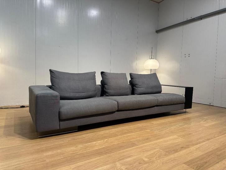 ZGAN Flexform Lightpiece 4-Zits Bank Grijsblauw NP: €12.000, Huis en Inrichting, Zetels | Zetels, Zo goed als nieuw, Rechte bank