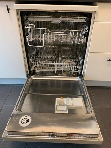 Vaatwasser Miele met verluchtventiel beschikbaar voor biedingen