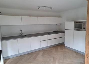 HOOGGLANS WITTE KEUKEN 3,84M MET KASTENWAND beschikbaar voor biedingen