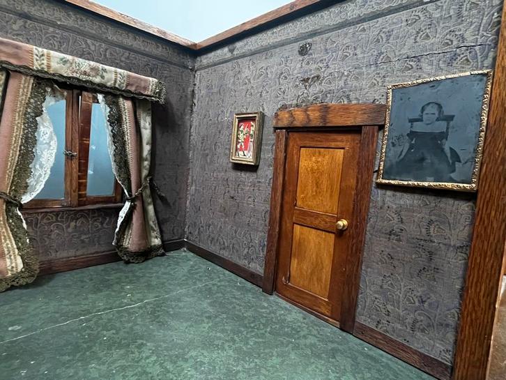 Antiek poppenhuis, Antiek en Kunst, Antiek | Overige Antiek, Ophalen of Verzenden