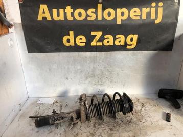 Schokdemperpoot links-voor van een Ford Focus beschikbaar voor biedingen
