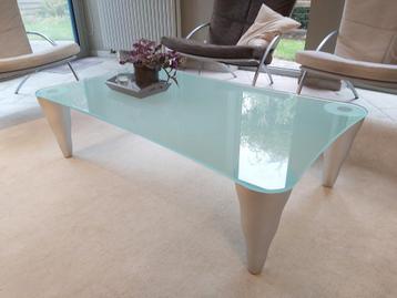 Matglas salontafel beschikbaar voor biedingen