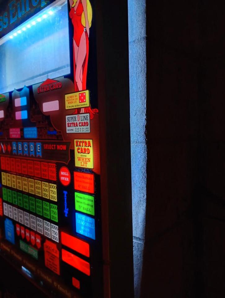 UNIEKE Vintage Bingo Lightbox – Handgemaakt houten kader – E, Collections, Machines | Machines à sous, Enlèvement