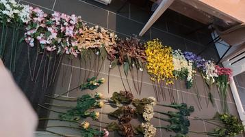Vele nieuwe kunst bloemen beschikbaar voor biedingen