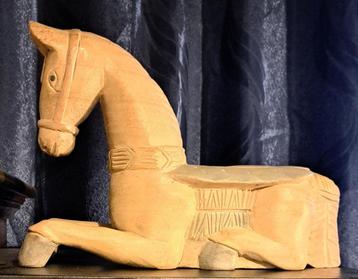 mooie houten paard beeldje, Enlèvement
