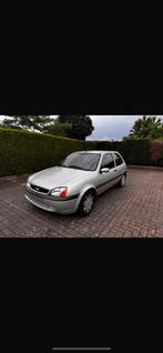 Ford Fiesta ** 94500KM BENZINE**, Auto's, Voorwielaandrijving, 1299 cc, Stof, Handgeschakeld