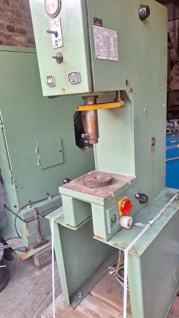 Hydraulische Pers smeedpers  beschikbaar voor biedingen