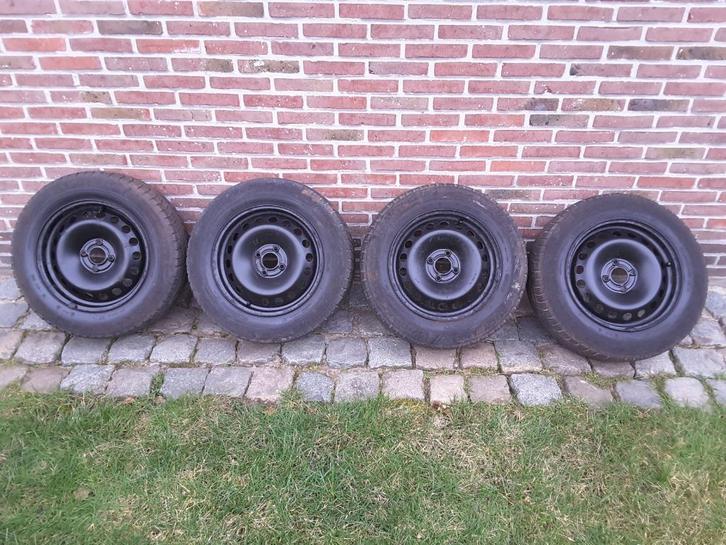 Winterbanden op stalen velgen., Auto-onderdelen, Banden en Velgen, Banden en Velgen, Winterbanden, 15 inch, 195 mm, Personenwagen