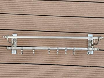 Art deco wandkapstok met haken beschikbaar voor biedingen