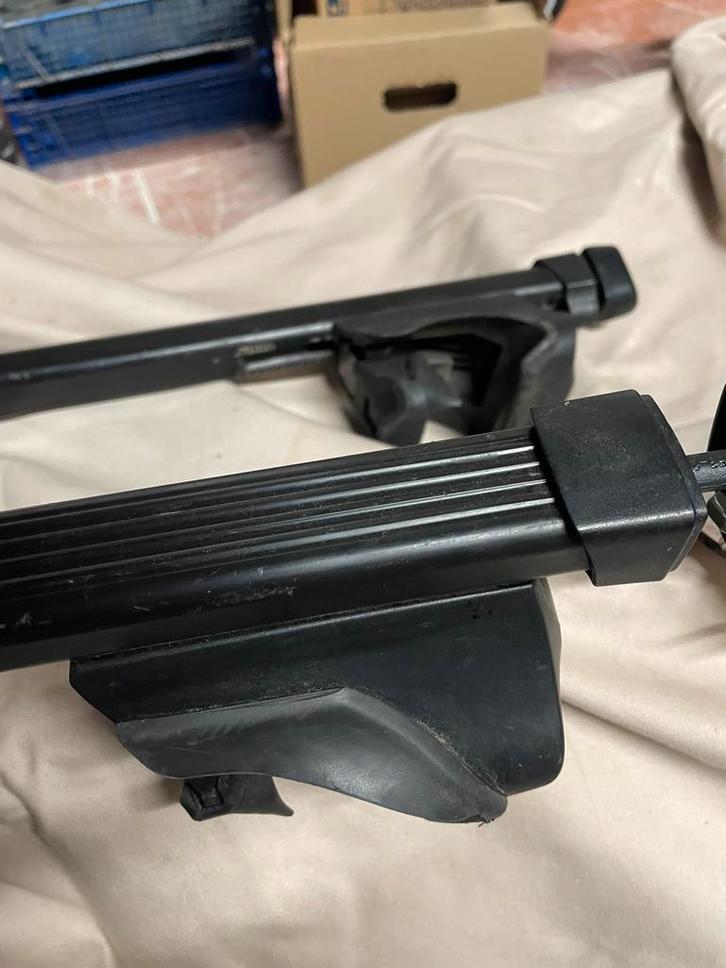 Barres de toit Thule, Autos : Divers, Porte-bagages, Utilisé, Enlèvement