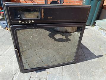Gratis oven - werkt nog, Weg wegens renovatie beschikbaar voor biedingen
