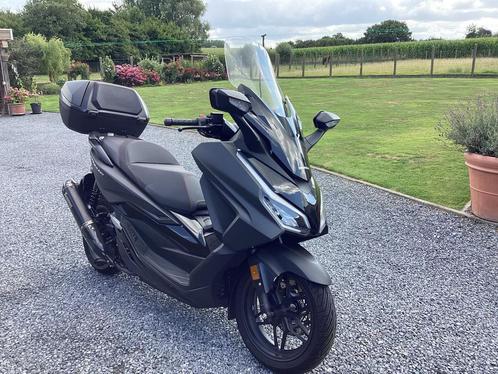 Honda forza 350 als nieuw, Motoren, Motoren | Honda, Particulier, Scooter, 12 t/m 35 kW, 1 cilinder, ABS, LED Verlichting, Sportuitlaat