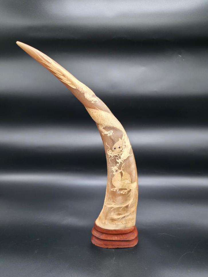 Corne de buffle décorée de dragons, Antiquités & Art, Art | Art non-occidental, Enlèvement