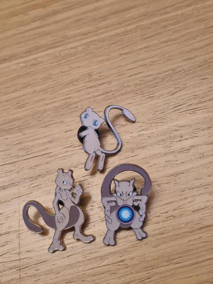 Prachtige pokémon pins, Hobby en Vrije tijd, Verzamelkaartspellen | Pokémon, Nieuw, Overige typen, Verzenden