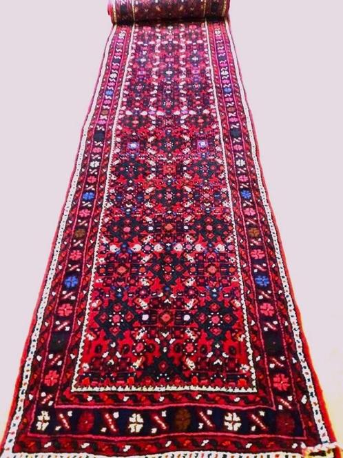 Groot handgeknoopt Loper Uit Iran (Hossein Abad) 500 x 70 cm, Huis en Inrichting, Stoffering | Tapijten en Vloerkleden, Zo goed als nieuw