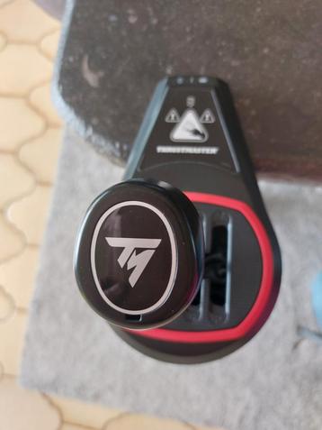 Thrustmaster TH8S beschikbaar voor biedingen