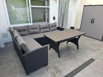 Lounge set beschikbaar voor biedingen