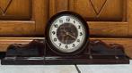 Pendule de cheminée horloge en faïence 1920-1930, Antiquités & Art, Antiquités | Horloges, Enlèvement ou Envoi
