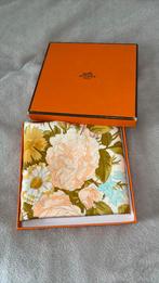 Carré Hermés en soie de Tranchant Maurice Ed.1981, HERMÈS, Ophalen, Zo goed als nieuw