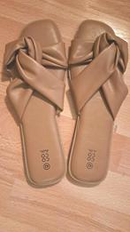 Nieuwe muilezels. Schoenmaat 42, Beige, Nieuw, Sandalen of Muiltjes, Ophalen of Verzenden