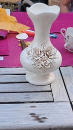 Vintage bloemen vaas, Antiek en Kunst, Antiek | Keramiek en Aardewerk, Ophalen of Verzenden