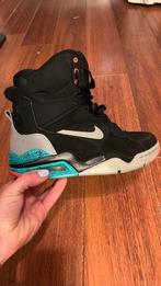 Eperons Nike Air Command Force taille 39, Baskets, Noir, Nike air, Porté