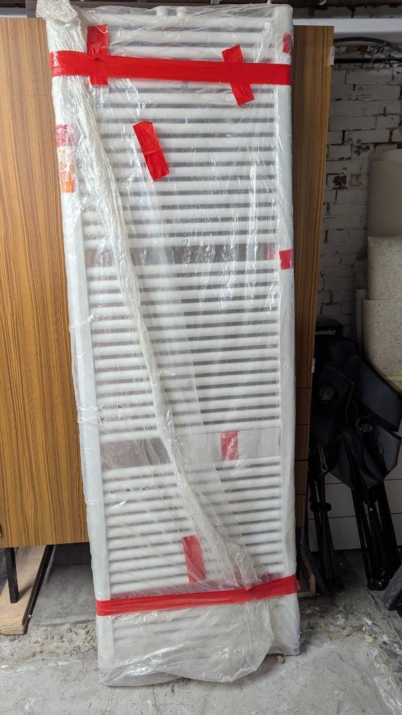 Badkamer handdoek radiator - NIEUW/ongebruikt, Doe-het-zelf en Bouw, Verwarming en Radiatoren, Nieuw, Radiator, 80 cm of meer