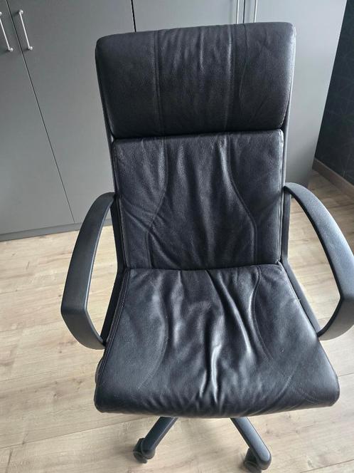 Fauteuil de bureau en cuir noir, Huis en Inrichting, Bureaustoelen, Gebruikt, Bureaustoel, Zwart, Ophalen