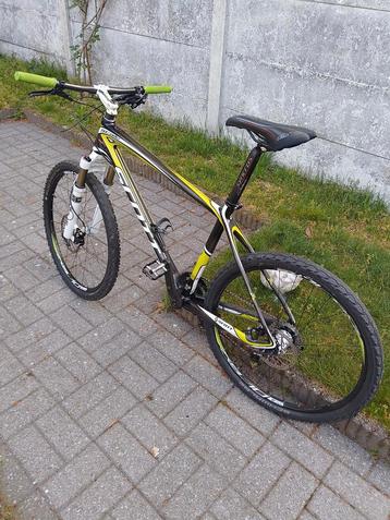 SCOTT SCALE FULL CARBON IN TOP STAAT  beschikbaar voor biedingen