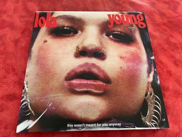 Lola Young -This wasn’t meant for you anyway - Red liquid  beschikbaar voor biedingen