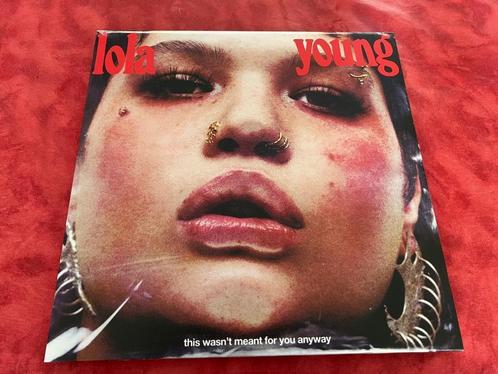 Lola Young -This wasn’t meant for you anyway - Red liquid, Cd's en Dvd's, Vinyl | R&B en Soul, Nieuw in verpakking, Ophalen