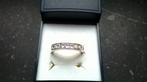 Zilveren ring met zirkonia steentjes, Nieuw, Ophalen of Verzenden, 17 tot 18, Dame