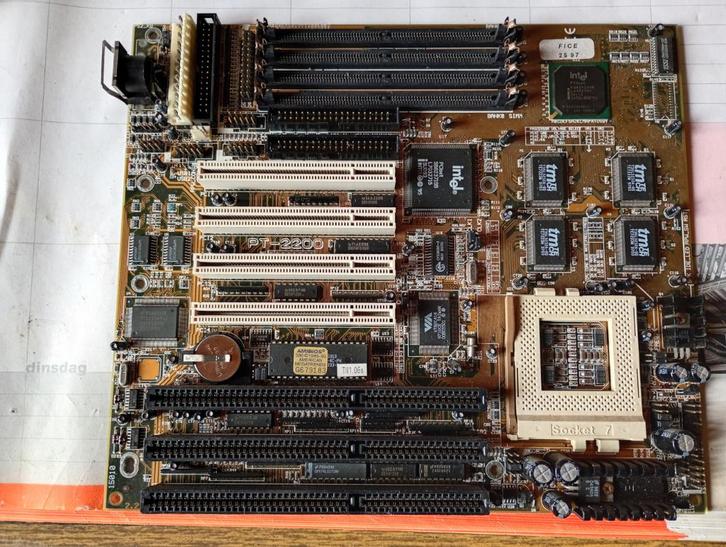 FIC PT2200 Socket7 moederbord voor pentium(MMX), Computers en Software, Vintage Computers, Ophalen of Verzenden
