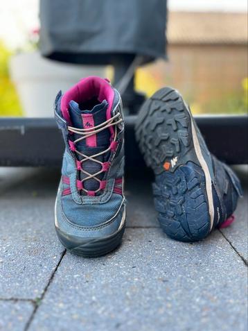 Quechua bergschoen (maat 32) beschikbaar voor biedingen