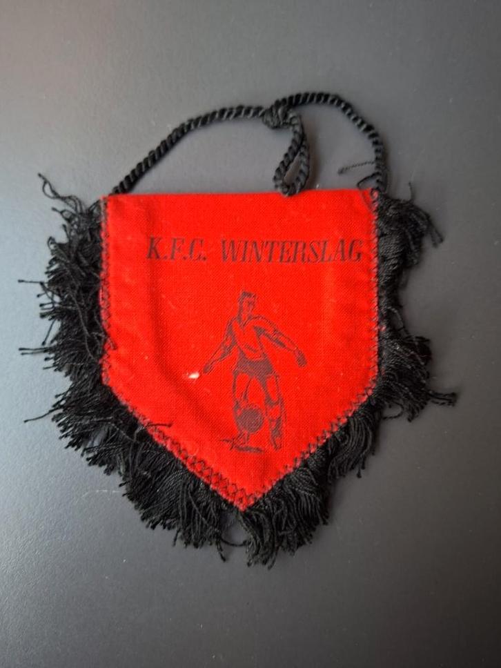 Fanion, wimpel, pennant. K.F.C. Winterslag, jaren tachtig, Verzamelen, Sportartikelen en Voetbal, Zo goed als nieuw, Vaantje of Sjaal