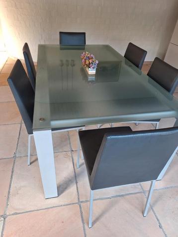 Table à manger moderne en verre (pas de chaises)