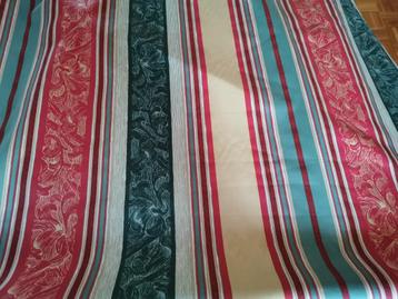 ameublementstof voor stoelen of zetels beschikbaar voor biedingen