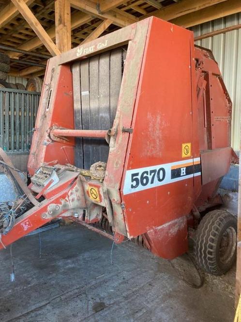 Presse à balles rondes roundballer fiat agri heston 5670, Zakelijke goederen, Landbouw | Werktuigen, Weidebouw, Ophalen
