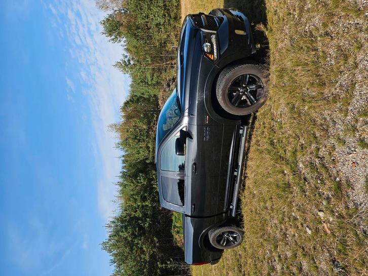 DODGE RAM Sport black!!!, Auto's, Dodge, Bedrijf, RAM 1500, 4x4, Keyless entry, Lederen bekleding, LPG, Euro 6, SUV of Terreinwagen