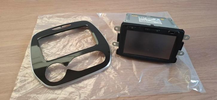 Renault Capture Boordcomputer / autoradio, Motoren, Accessoires | Navigatiesystemen, Zo goed als nieuw, Ophalen