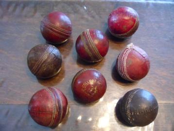 Vintage Cricket Balls beschikbaar voor biedingen