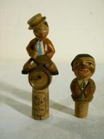 Twee veelkleurige flessenkurken van hout, Antiek en Kunst, Ophalen of Verzenden